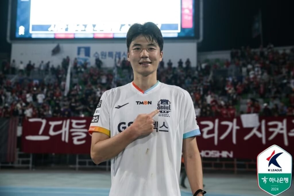 "평생 과메기 무료 배달?" .. 은퇴 고민하던 레전드, 18년 만에 내린 '결단'에 특급 혜택? 2 축구