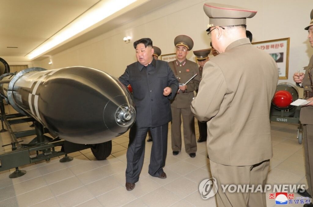 비밀 시설 이어 "전쟁용 최악의 무기까지"... 北의 '섬뜩한 계획' 드러나자 韓 '공포' 6 북한