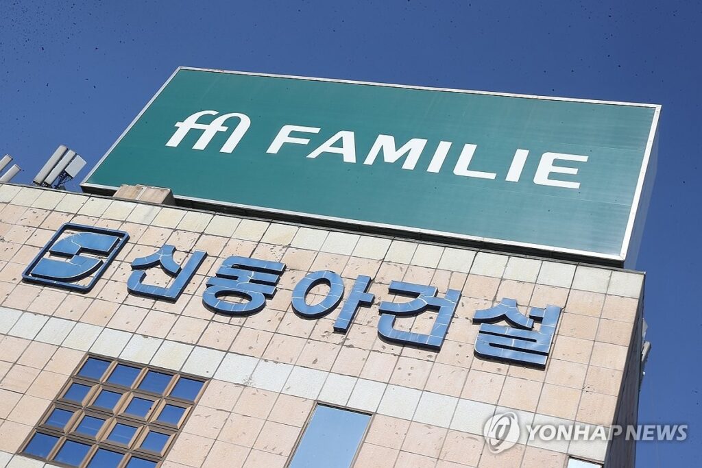 하루 한 곳씩 무너지는데 "진짜 지옥은 7월부터"... 섬뜩한 예고에 아빠들 '참담' 2 건설