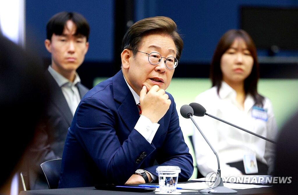 신문지 들췄더니 돈다발이 '와르르' … "숨을 곳은 없다", 새 정부 본격 시동에 '혼비백산' 4 정부