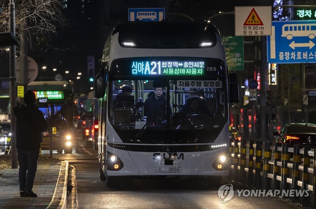 "버스 기사가 사라진다고요?"... 26억 쏟아붓자 도로에서 놀라운 풍경 펼쳐졌다 4 버스