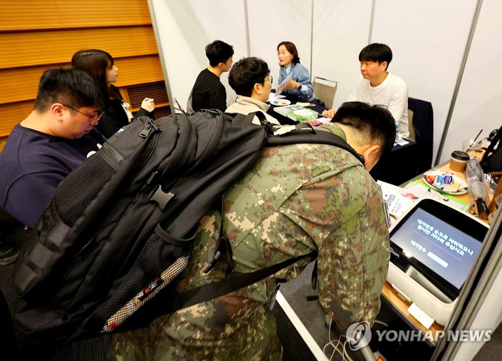 "줄 서서 몰리는 '이 통장' 뭐길래" ... 원금이 2배로 불어나는 혜택에 '떠들썩' 3 통장