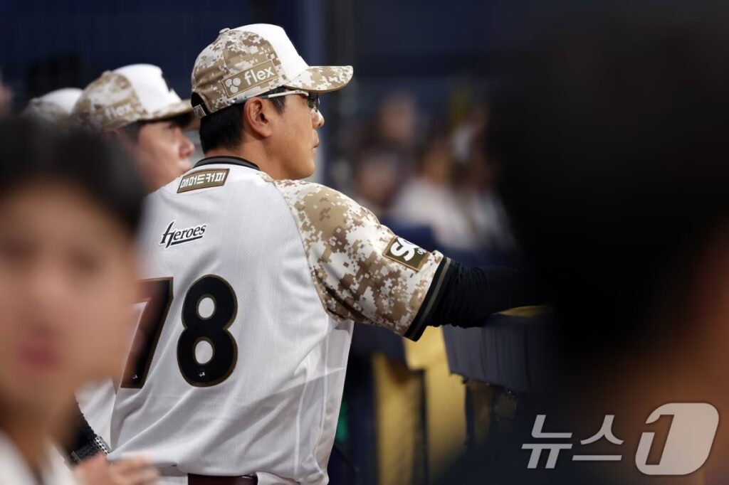 "KBO 야구 역사상 이런 장면은 처음" … 방심이 부른 초유 사태에 감독까지 '퇴장' 4 야구