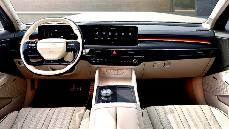 Kia K8, K5 Trim Added