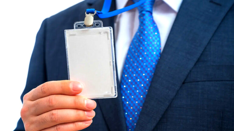 Fraud of impersonating a public official