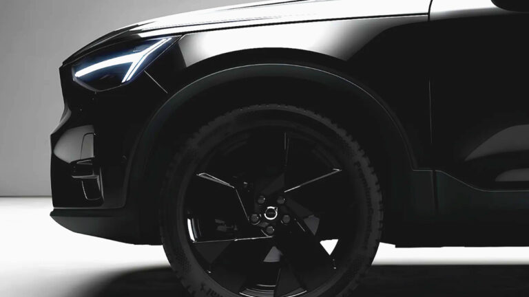 volvo xc40 black