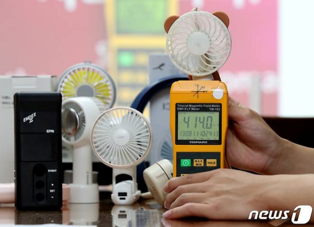 "전자파 논란 어떻게 됐지?" … 생각보다 '함정' 많은 손선풍기, 숨은 위험 꼭 체크하세요 2 손선풍기