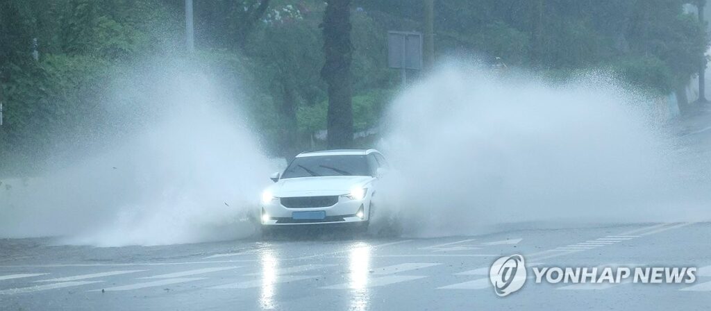 매달 보험료 내기만 하고 "이런 혜택 놓치고 있었네" ... 여름철 알짜 정보에 운전자들 '관심 폭발' 3 보험