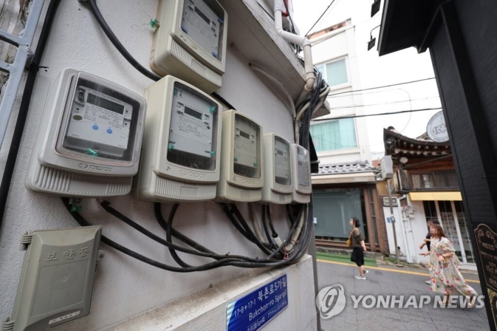 "매달 고지서 보기가 무서워요"… 땀 뻘뻘 무더위, 전기요금 '싹둑' 누진제 완화·에너지바우처 4 전기요금