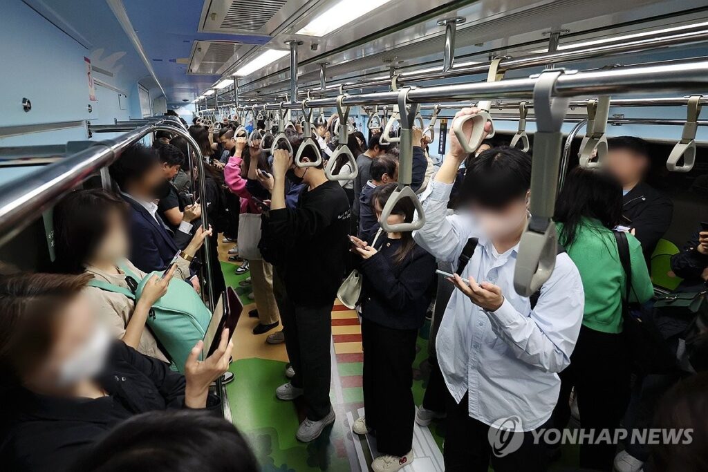 "무더위에 지하철 탈 때 '이 구역'만 노리세요" … 원리로 알아보는 '가장 시원한 자리 공략법' 4 지하철