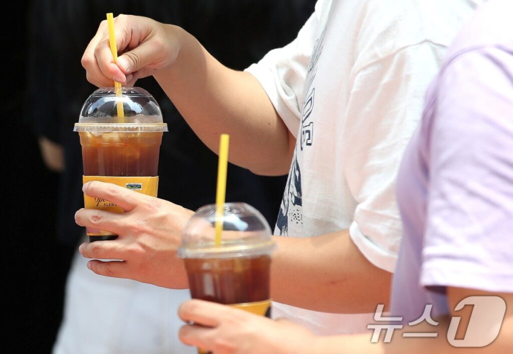 "여름철 '이 시간'에 커피를 마신다? " ... 하루 컨디션 망치는 '참혹한 대가' 3 커피