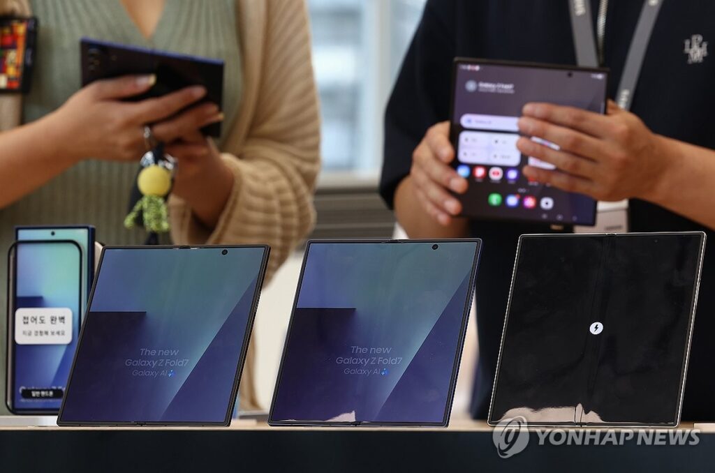중국 스마트폰 아너 매직 V5, 스펙 과장 논란 "자국민들도 손절?".. 갤럭시 Z폴드7보다 더 두껍다 5 중국