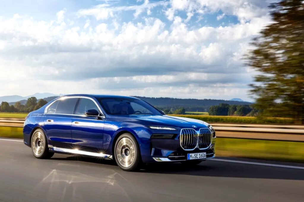 "벤츠 S클래스도 제쳤다" ... BMW, 수입차 판매 3년 연속 1위, 7시리즈 '독보적' 2 수입차