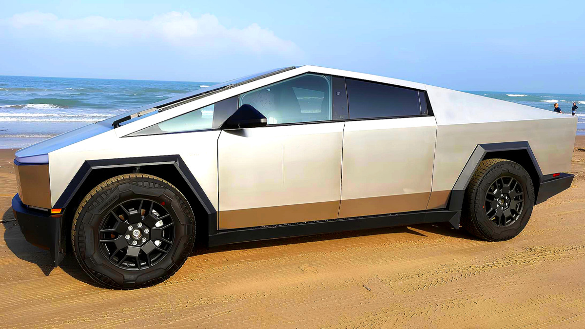 Tesla Cybertruck Small Development