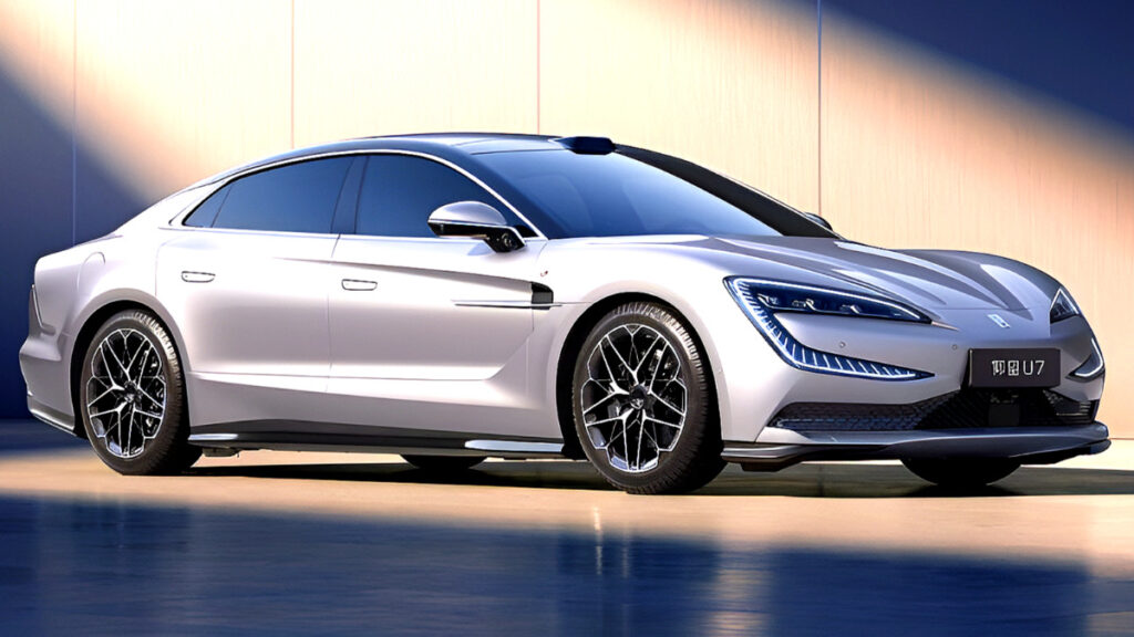 "신에너지차 1300만대 달성" ... 720km 주행하는 전기 세단 1 신에너지