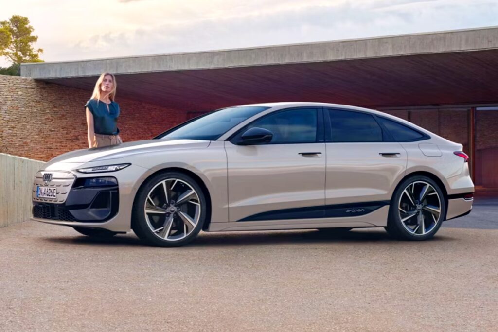 BMW·벤츠 사려다가 "이게 더 괜찮은데?" ... 신형 전기세단에 고객들 '시선 집중' 2 벤츠