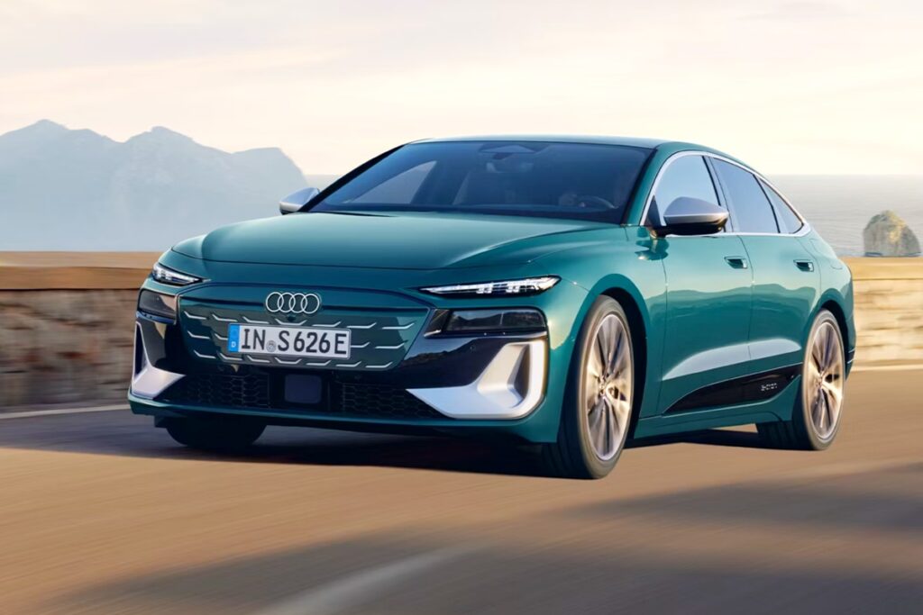 BMW·벤츠 사려다가 "이게 더 괜찮은데?" ... 신형 전기세단에 고객들 '시선 집중' 4 벤츠