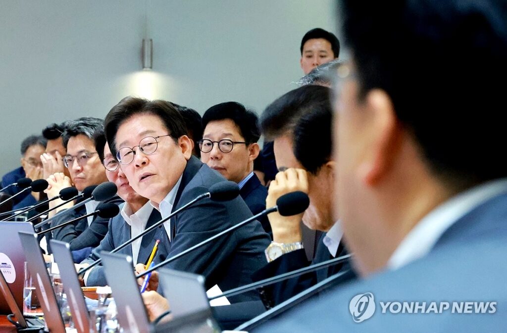 "이재명 대통령이 '잘했다' 연거푸 칭찬하더니" … 혼돈의 18일 끝에 '결국' 3 이재명