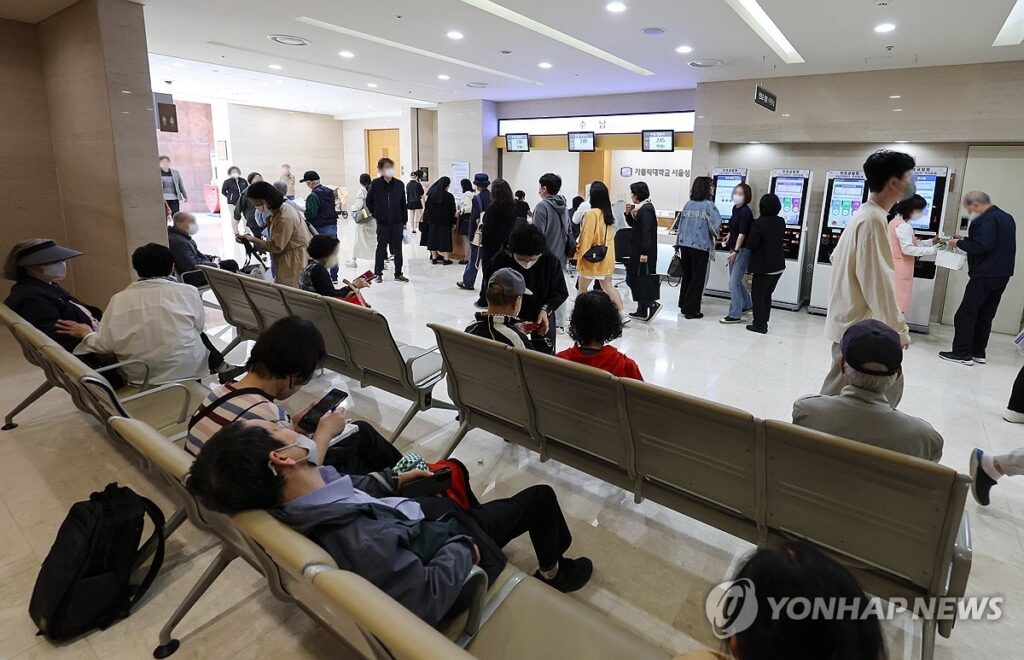 "아무리 아파도 병원 못 간대요"… '17.9%' 국민이 초래한 섬뜩한 결과에 '공포' 4 병원