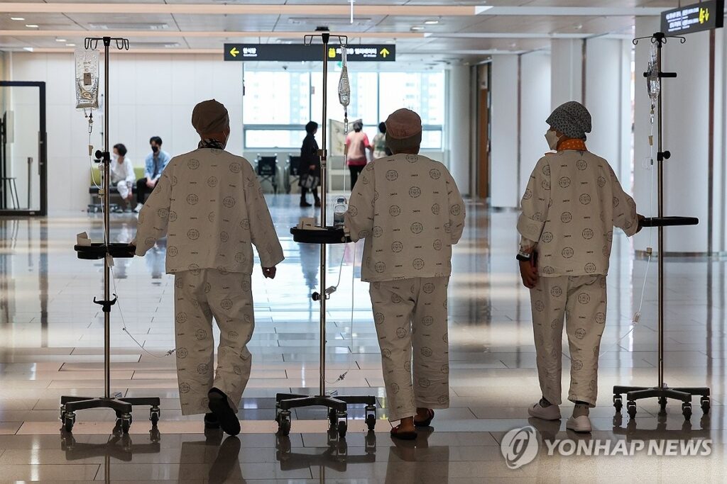 "아무리 아파도 병원 못 간대요"… '17.9%' 국민이 초래한 섬뜩한 결과에 '공포' 3 병원