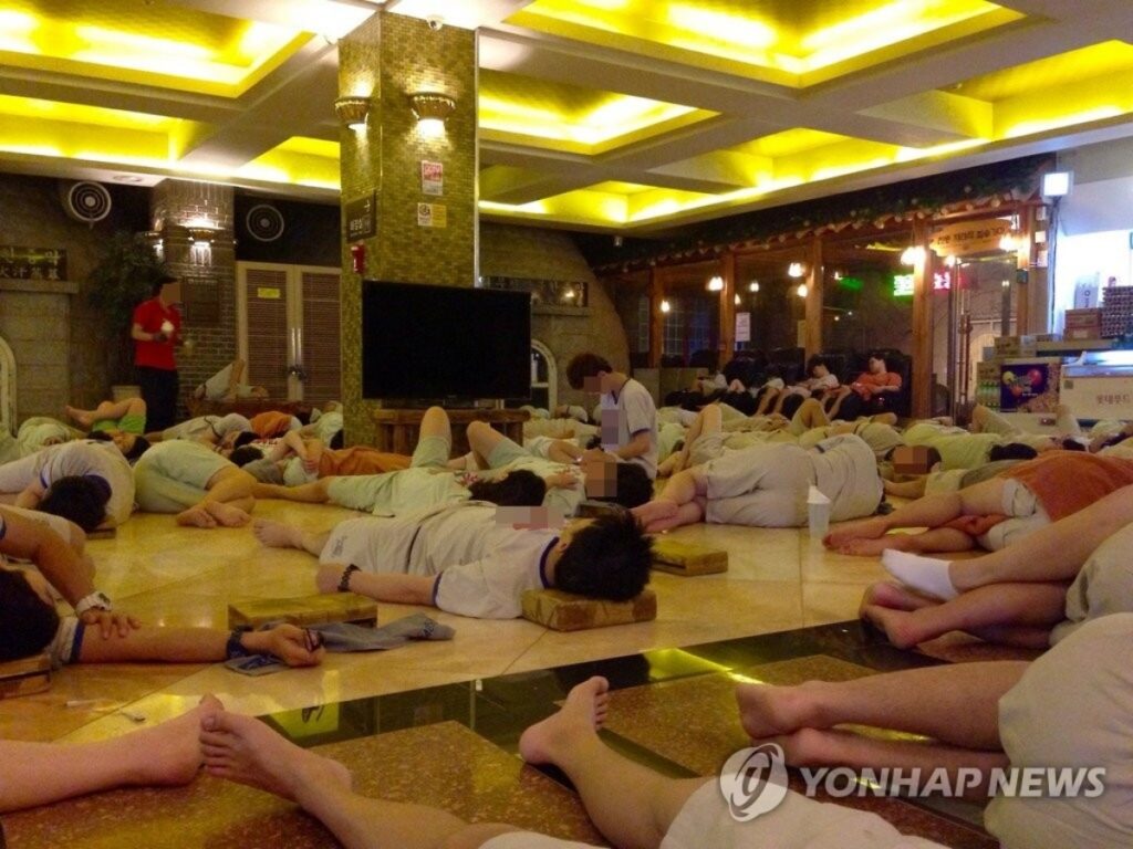 어르신들만 찾던 곳이었는데 "이런 건 처음 봐요"… 갑자기 전 세계서 '우르르', 놀라운 정체 알고 보니 2 외국인