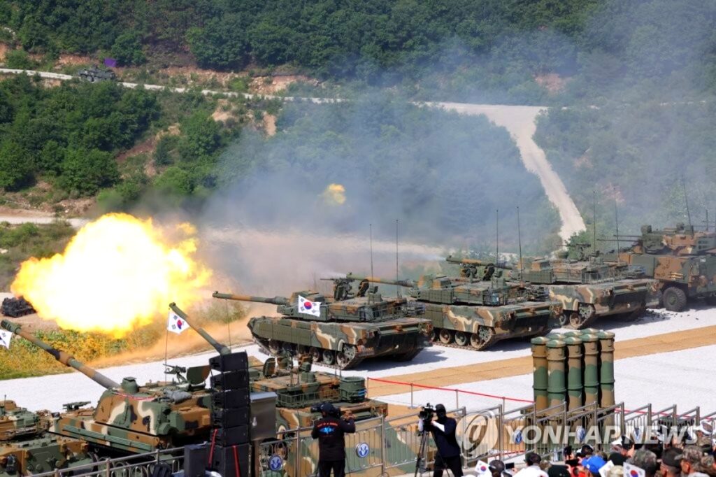 "미국 무기는 이제 안 사요" … 달콤한 '9조' 러브콜 훌쩍 다가오자 한국만 '웃음꽃' 2 무기
