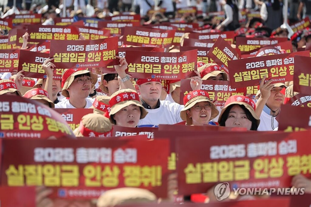 1.2억 버는데도 "금요일은 포기 못해요"… 역대급 변화 맞이한 은행가, 고객들만 '어이 상실' 4 은행