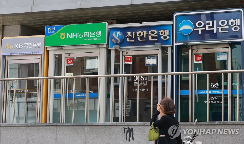 연봉 1억 넘어도 "아직 부족해"… 퇴근 빨라지는데 월급까지 '쑥', 야근 시달리는 직장인들 '열받네' 4 직장인