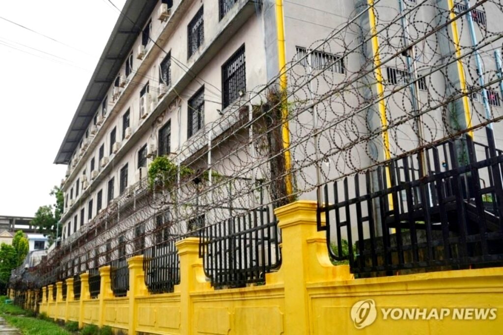 "나라가 못 지키면 직접 나선다" .. 민간 자경단 등장 소식에 우려하던 상황 ‘결국’ 터졌다 3 민간 자경단