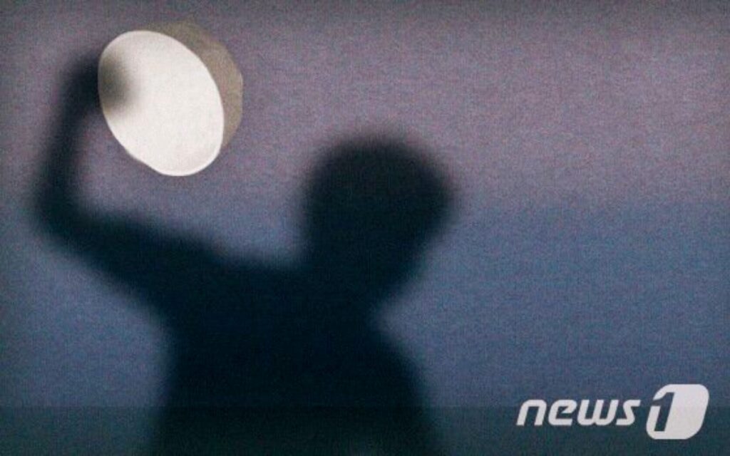 "나라가 못 지키면 직접 나선다" .. 민간 자경단 등장 소식에 우려하던 상황 ‘결국’ 터졌다 2 민간 자경단
