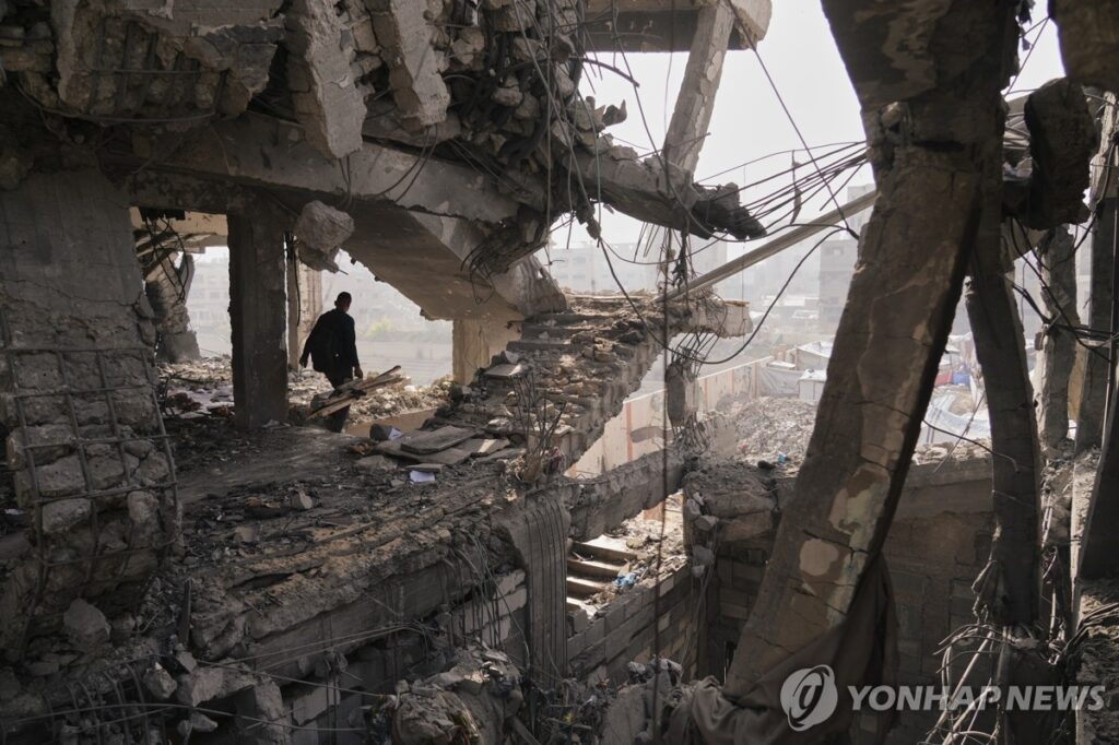트럼프가 해냈다더니 "한 달 만에 대참사"… 어린이들까지 '32명' 사망, 국제 사회 '강력 규탄' 4 트럼프