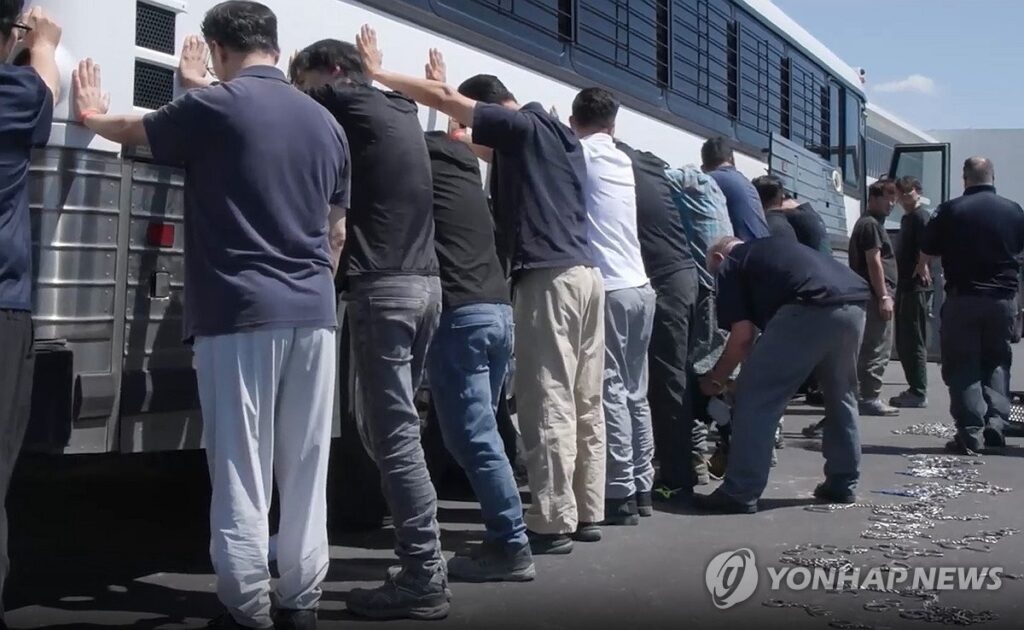 수갑 채우고 쫓아내더니 "제발 다시 돌아와"… 트럼프의 뒤늦은 해명에 현대차·LG '황당' 5 현대차
