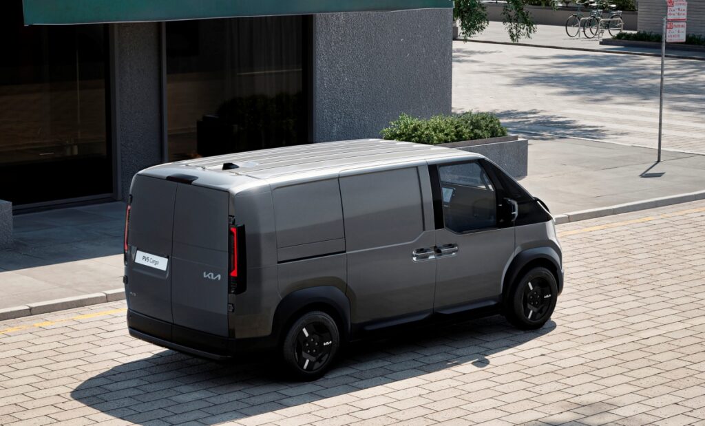 "SUV 제치고 밴이 1위?" 기아 PV5, 34년 만에 '이변'…"만장일치였다" 2 기아