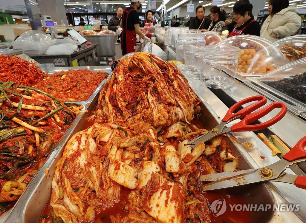 중국발 '담배 김치' 퍼지자 "우리 가족도 먹었다고?"… 온 국민 공포 확산, '마침내' 4 김치