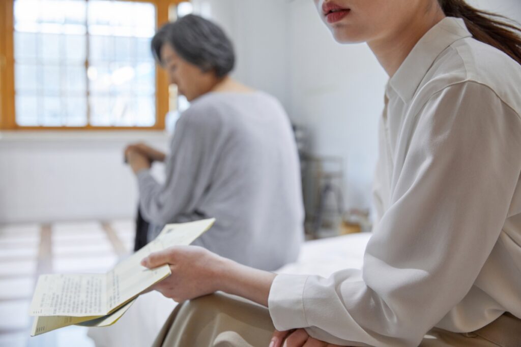 "우리 노후는 누가 책임지나" .. 월 111만원 쏟아붓는 중장년층의 숨겨진 고민 2 노후