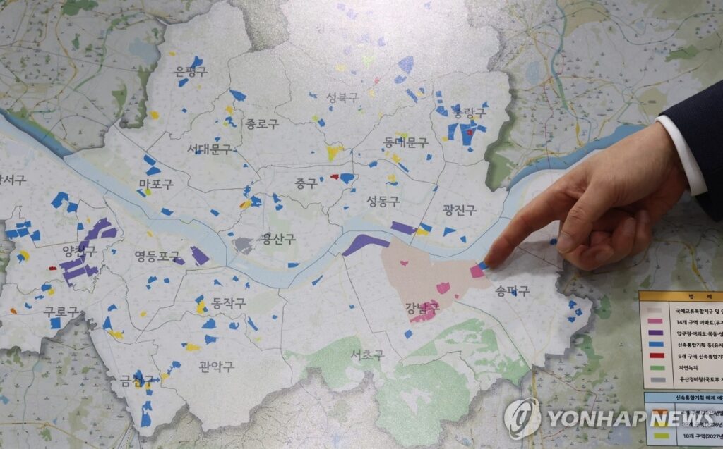 "서민들은 집 팔라고 옥죄더니"… 李대통령 측근 '62억' 자산 들통나자 신뢰도 '곤두박질' 4 대통령