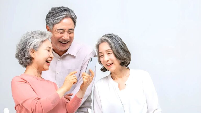 a smartphone for the elderly