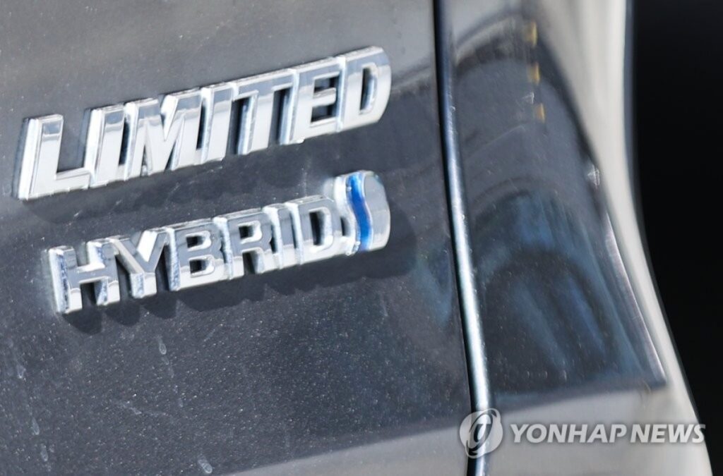 "충전기 찾아 삼만리 안 해도 돼"… 전기차 주춤하자 판매량 3배 뛴 '이 차' 2 차