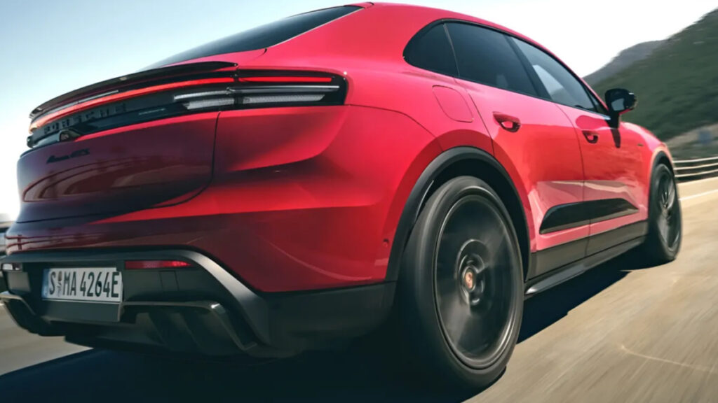 "중국산은 이제 안 쓴다?"… 포르쉐가 1년 만에 삼성 배터리로 갈아타버린 속사정 3 포르쉐