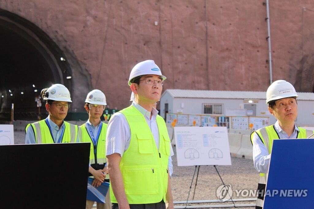 전쟁 터졌는데 "삼성 깃발 못 내려"… 이재용 '25억' 갑자기 쏟아붓자 '술렁' 2 삼성