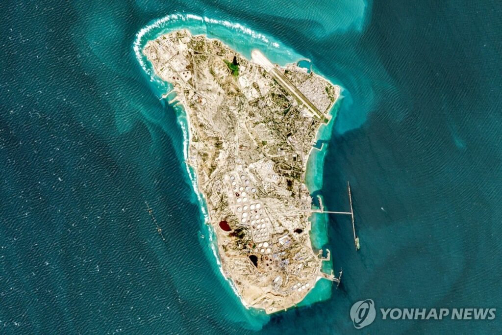 "이란 생명줄 끊으면 한국까지 초비상"… 전투기·장갑차 꽉 채운 美 다음 행보 '섬뜩' 3 이란
