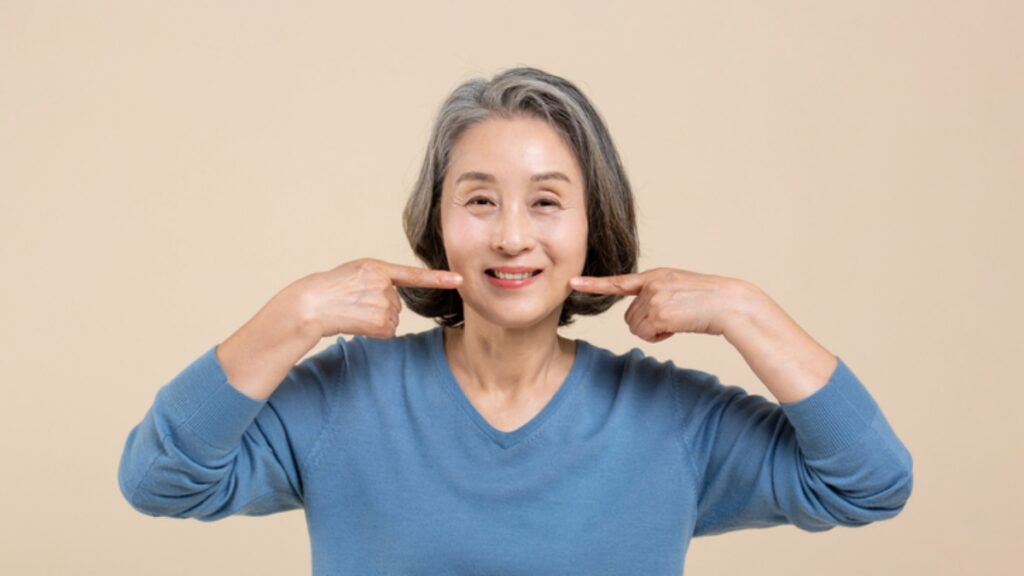 "비싼 피부 관리가 답인 줄 알았는데"… '동안의 진짜 이유', 알고 보니 '이것' 때문 3 동안