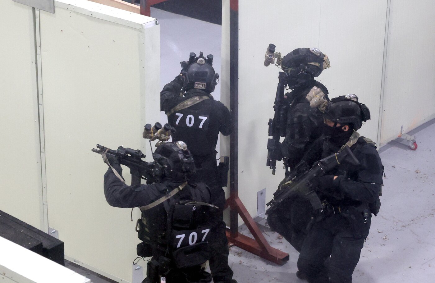 버스 안 적 제압에 10초…특전사 707특임단 대테러훈련[르포] - 뉴스1