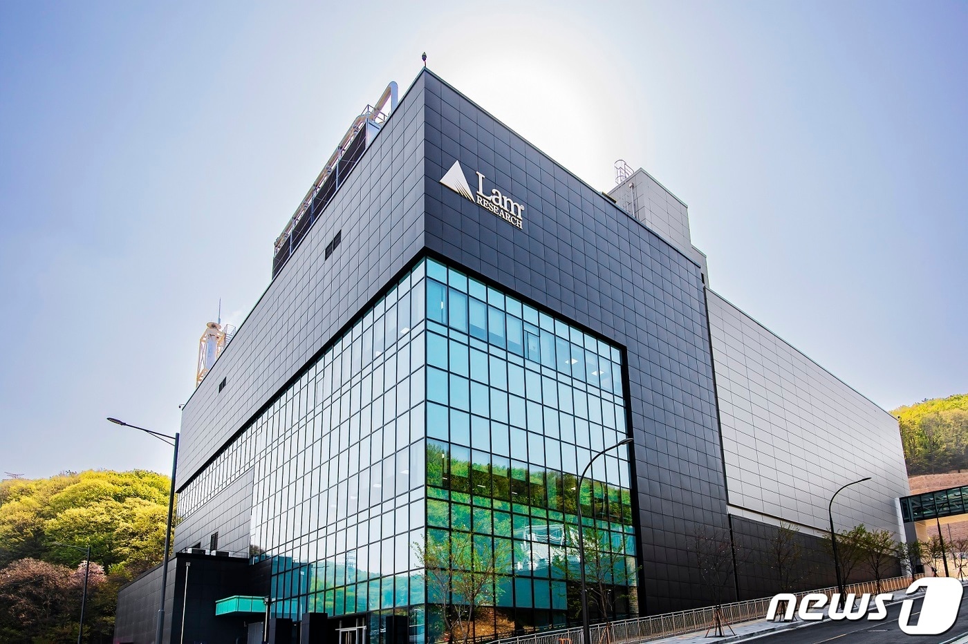 슈퍼을' ASML도 온다…반도체 장비 '3대장' R&D 거점 된 한국 - 뉴스1