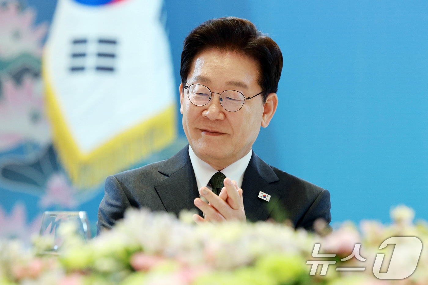 李대통령 지지율 65.5% 최고치 경신…"경제·에너지 성과"[리얼미터] (종합)