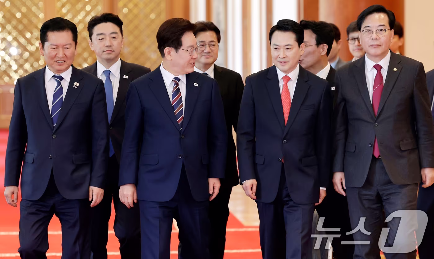 李대통령 지지율 61.9%…민주 50.6% 국힘 30.0% [리얼미터] - 뉴스1