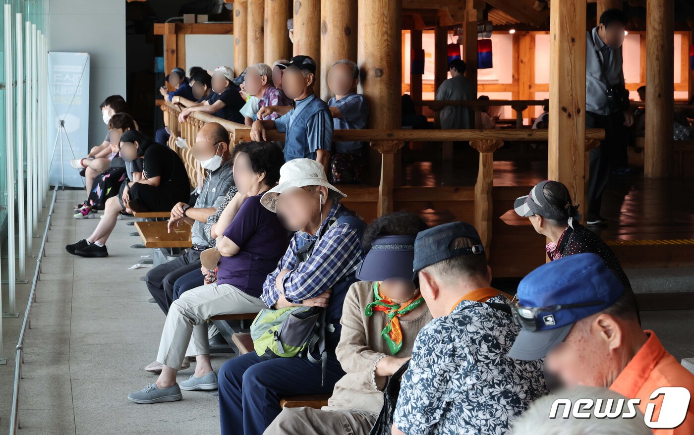 1년 더 기다리라고?"…국민연금 조기수급 폭증 뒤에 '62세 아우성' - 뉴스1