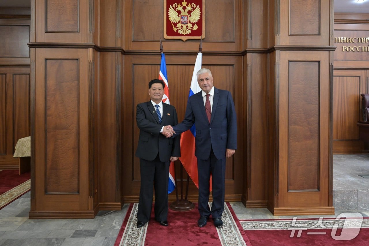 북러, 치안·안보협력 협정 체결…"범죄자 추적 및 체포 기술 공유" - 뉴스1