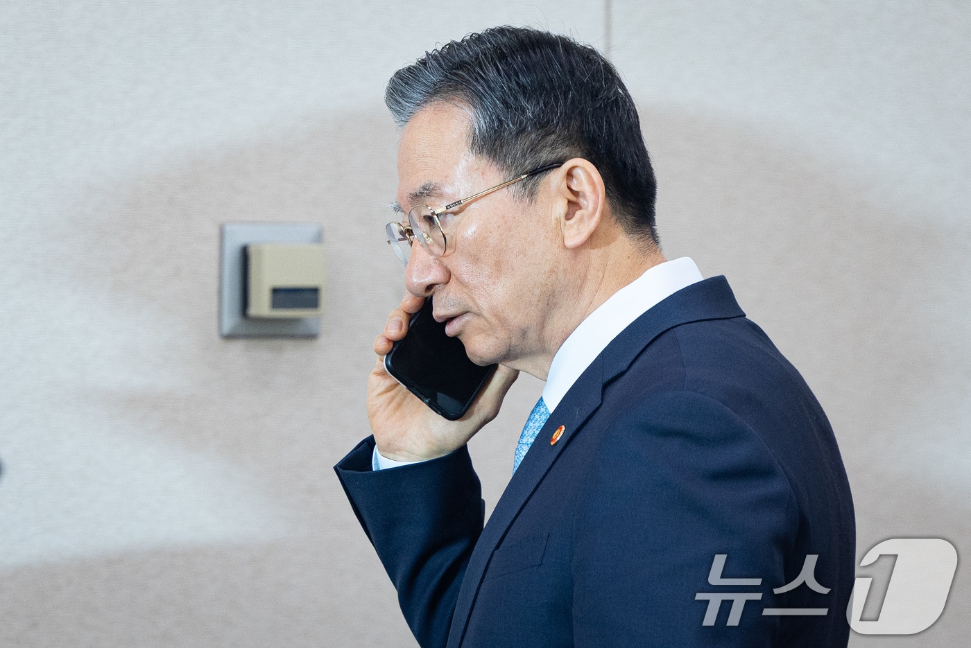 화성서 외국인 근로자 몸에 '에어건 학대'…법무장관 "중대한 인권 침해" - 뉴스1