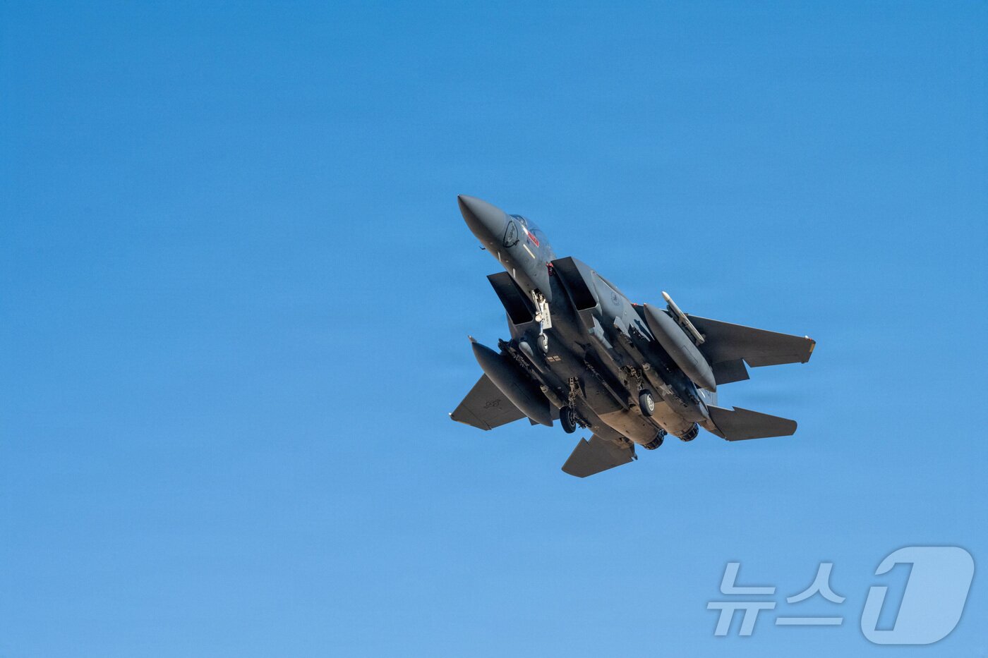 美 전투기·헬기 잇단 피격…이란 휴전 거부 속 충돌 격화(종합3보) - 뉴스1